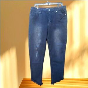 NEW- Women's blue Seven7 black jeans.